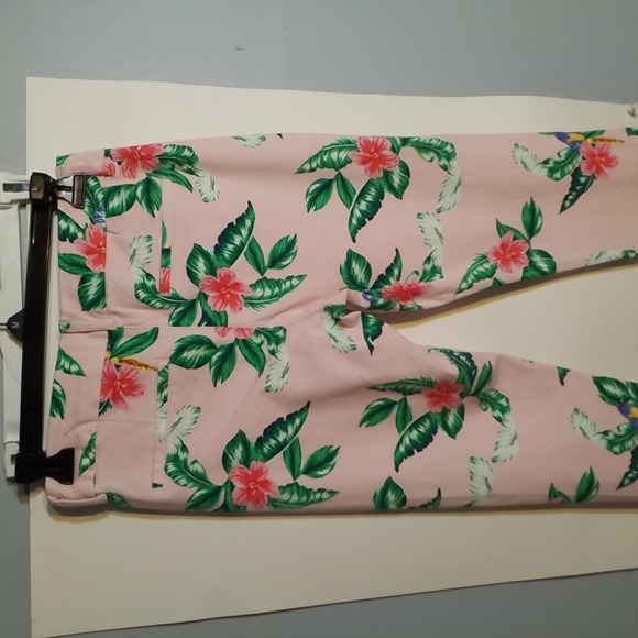 OLD NAVY PIXIE PANTS 2 PINK FLORAL HIBISCUS - Picture 6 of 9